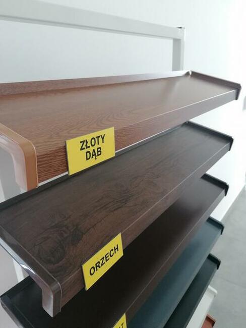 Parapety stalowe zewnętrzne z wysyłką do klienta