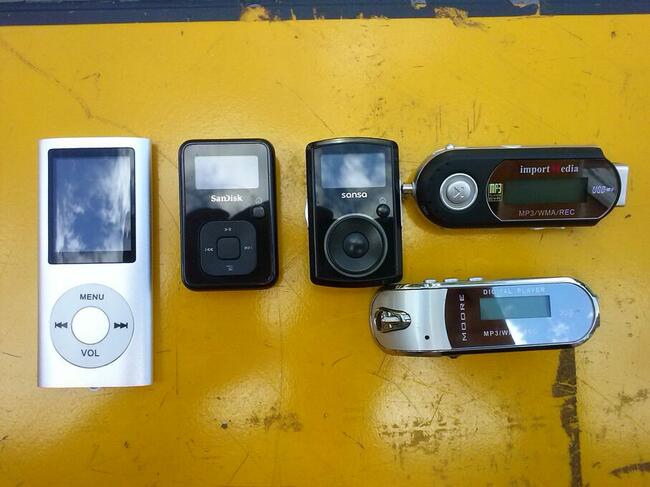 Odtwarzacz MP 3 fabrycznie nowy z pudełkiem.