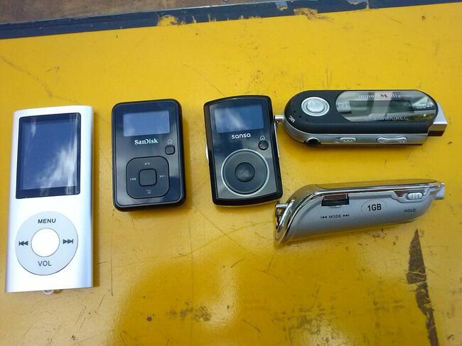 Odtwarzacz MP 3 fabrycznie nowy z pudełkiem.