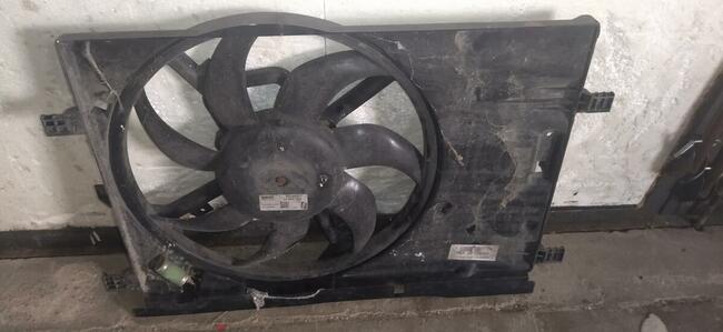 Wentylator chłodnicy Fiat Punto 51878035