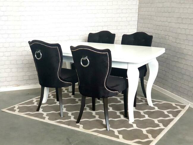 Krzesło tapicerowane pikowane z kołatką Roma czarne glamour