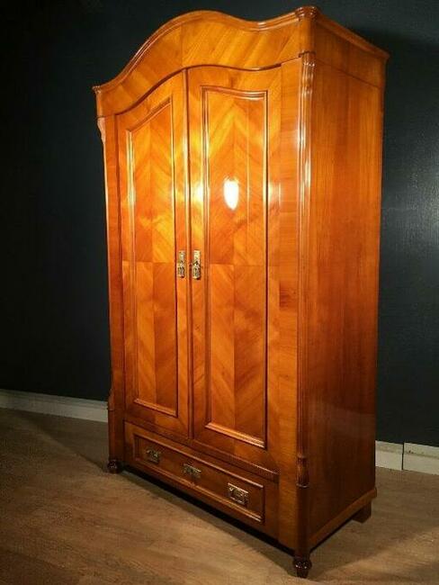 Kompleksowa Renowacja Mebli.