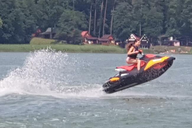Zalew Zegrzyński wypożyczalnia skuterów wodnych i motorówek