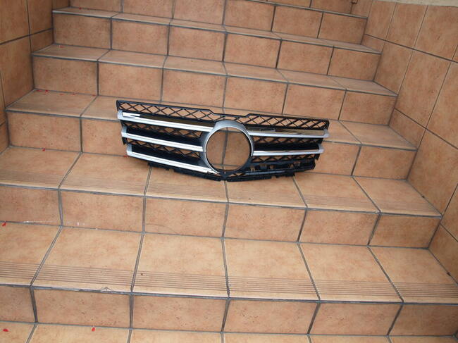 Mercedes GLK grill chrom 2008 - 2012r