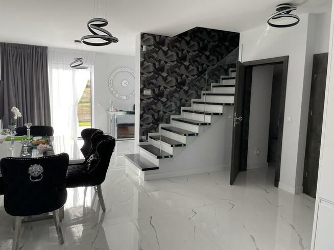 Poszukuje Pani do sprzątania domu