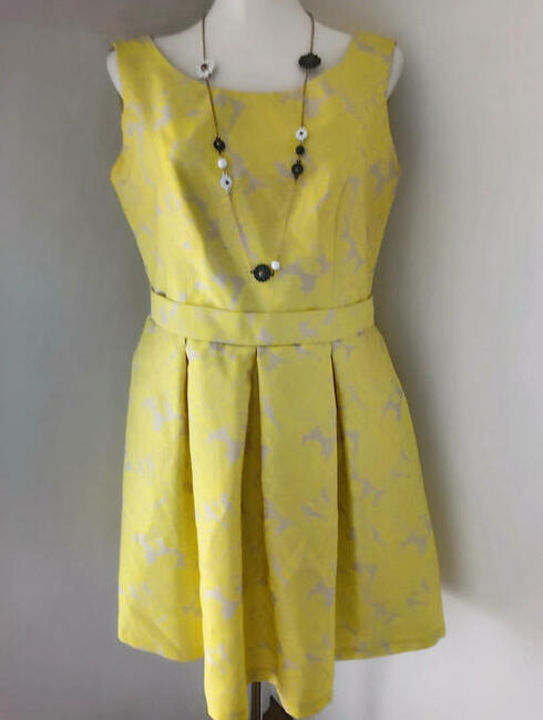 Ubrania na sprzedarz