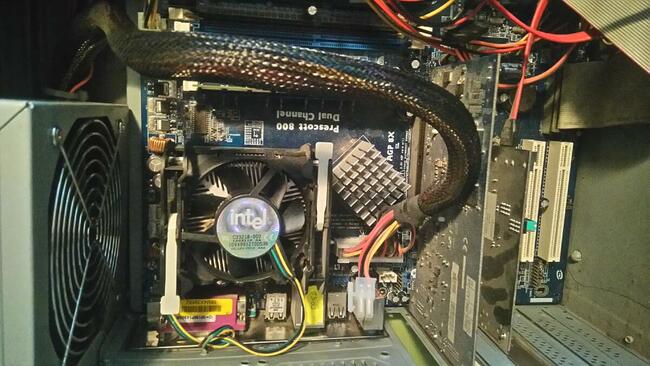 Komputer stacjonarny Pentium 4- 2,4ghz -1gb. ram