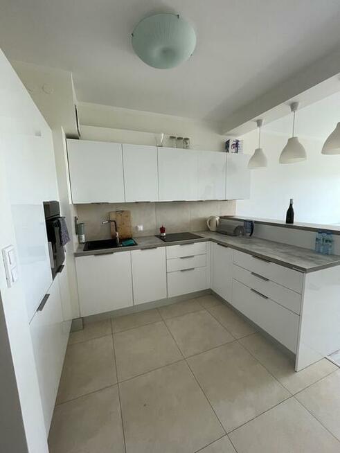 Wynajmę nowe 2 pokojowe mieszkanie z garażem