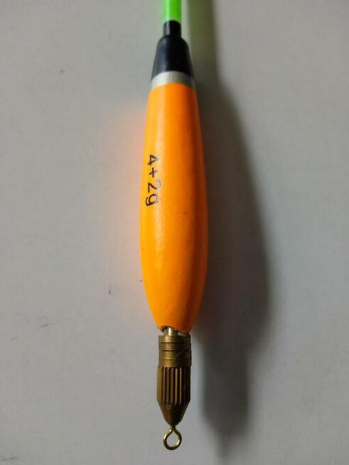 Spławik z odciążeniem 4+2g waggler do dalekich wyrzutów