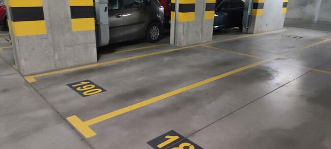 Miejsce parkingowe w garażu podziemnym Pruszków