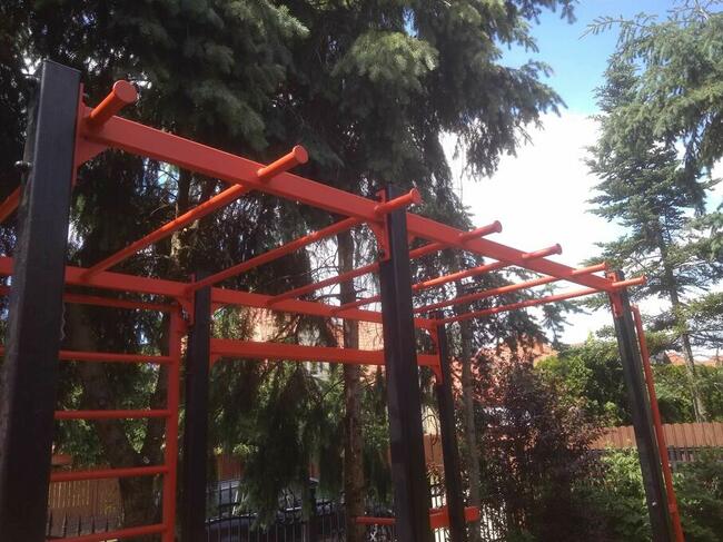 Street workout, drążek, podciągania, brama Crossfit, Tr