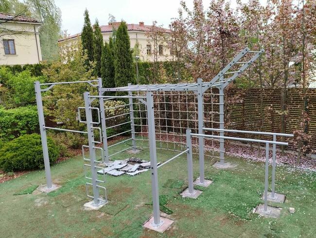 Street workout, drążek, podciągania, brama Crossfit, Tr