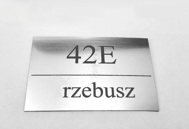 Srebrna elegancka grawerowana Tabliczka na dom drzwi adres