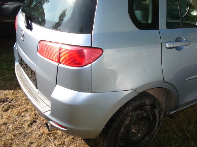 mazda 2 klapa 20n srebrna i zderzak tylny