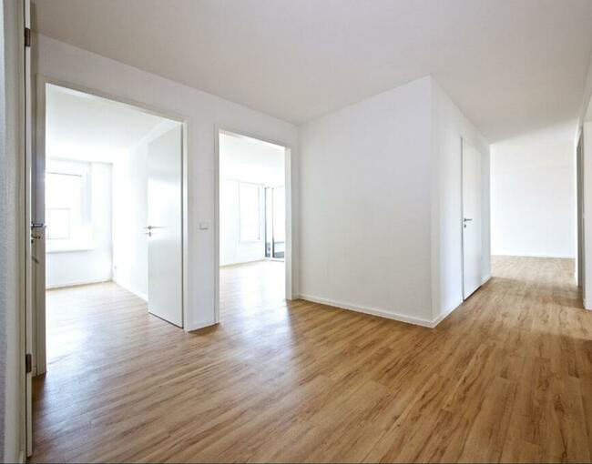 Układanie paneli podłogowych, winylowych, parkietu, remonty