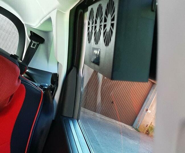 Turbowentylator 3 silnikowy z panelem Foto-Voltaicznym