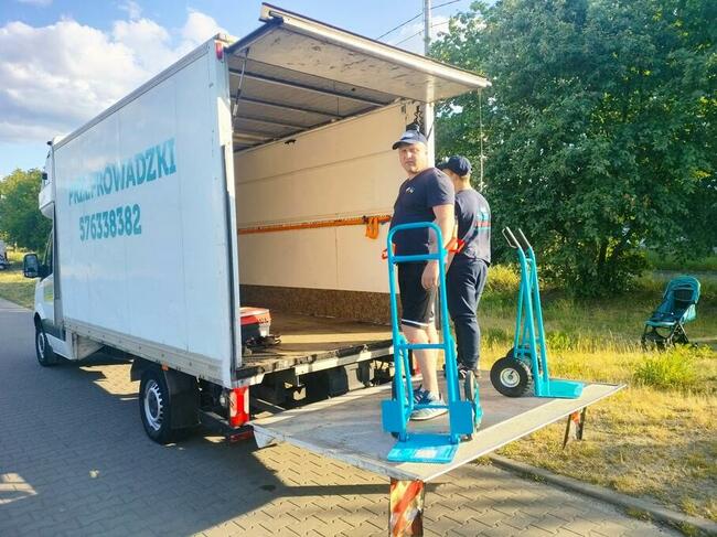 Przeprowadzki Auto z windą Transport Przewóz rzeczy mebli