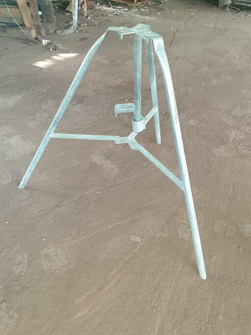 Szalunki Stemple Podpory Sztyce Dźwigar DOKA Belki Stojaki