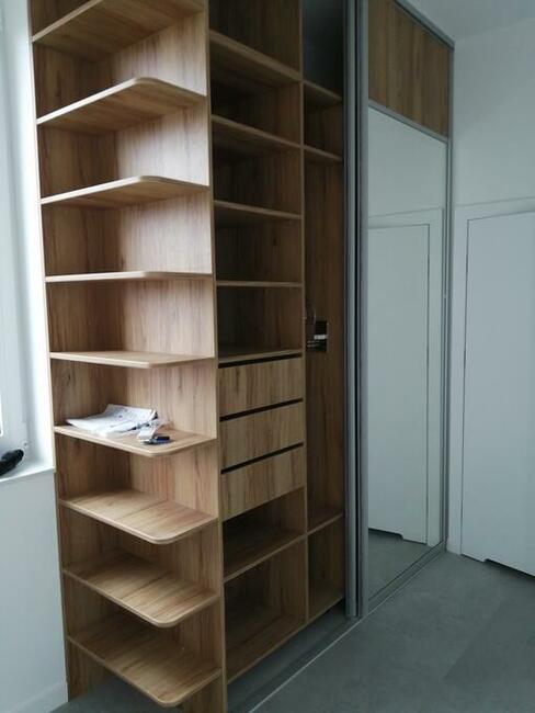 DRZWI PRZESUWNE- Profesjonalny montaż i doradztwo