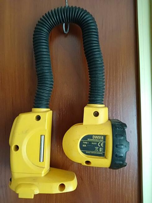 Latarka deWalt DW919