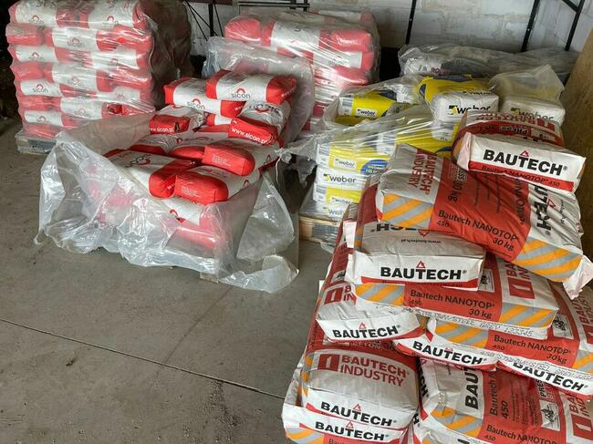 Posypka utwardzająca utwardzacz do posadzek betonu.