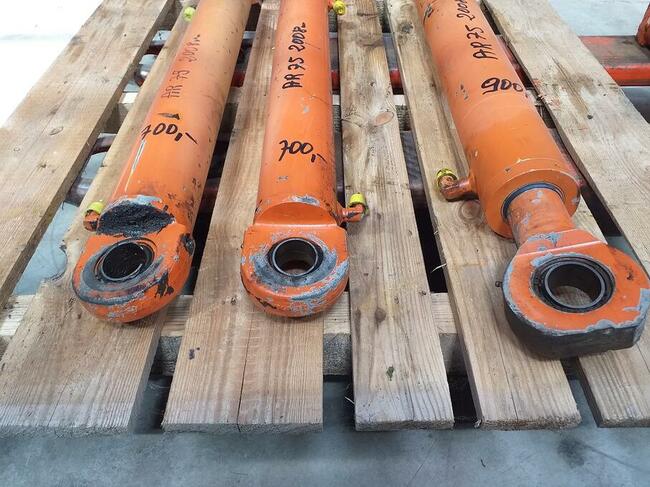 Części do ładowarki Atlas AR 75 z 2008 rok.