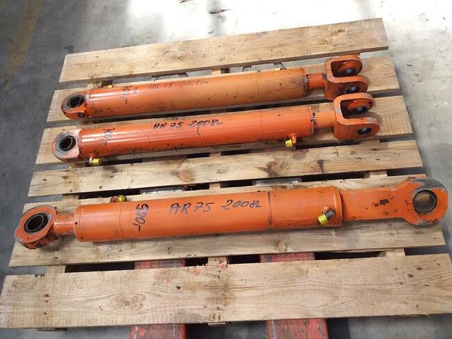 Części do ładowarki Atlas AR 75 z 2008 rok.