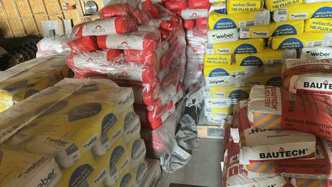 Posypka utwardzająca utwardzacz do posadzek betonu.