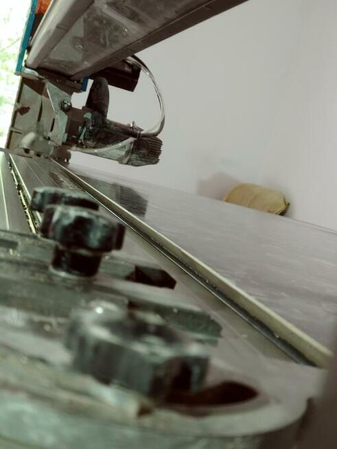 Profesjonalna obróbka gresu cięcie fazowanie płytek terakoty