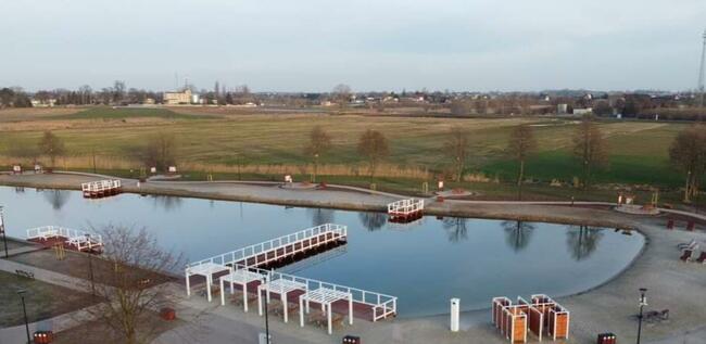Budowa pomostów wbijanie pali pomosty drewniane stacjonarne
