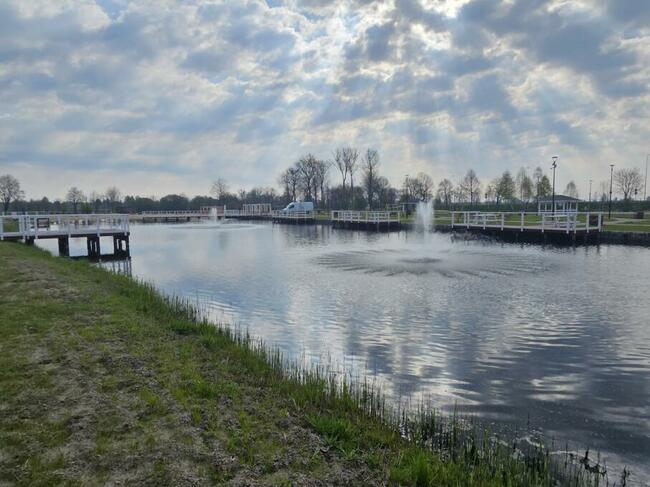 Budowa pomostów wbijanie pali pomosty drewniane stacjonarne