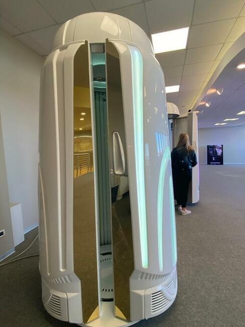 NOWA KABINA SOLARIUM STOJĄCE SPORTARREDO „VEGA E.C.O.”