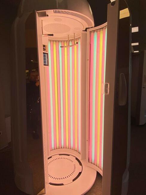 NOWA KABINA SOLARIUM STOJĄCE SPORTARREDO „VEGA E.C.O.”