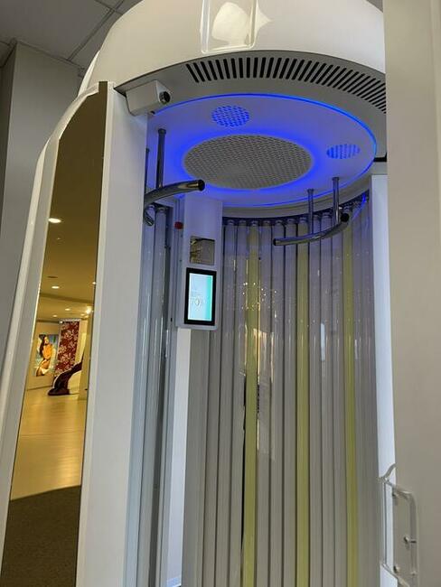 NOWA KABINA SOLARIUM STOJĄCE SPORTARREDO „VEGA E.C.O.”