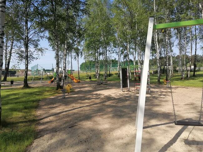 Nowy dom w zabudowie bliźniaczej na osiedlu w Bojanie.