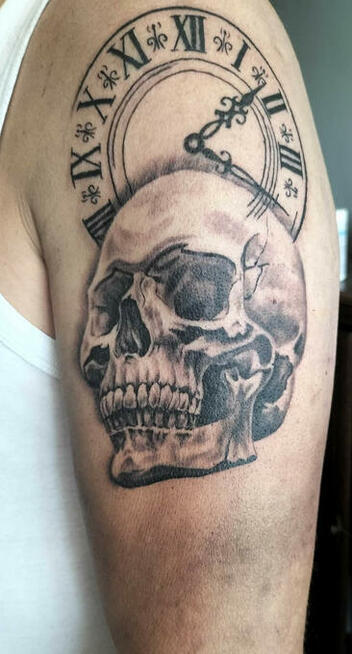 Wykonuję tatuaże artystyczne w celu poszerzenia portfolio