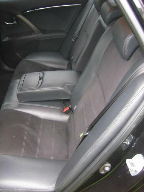 Toyota Avensis 2.0 D-4D Style