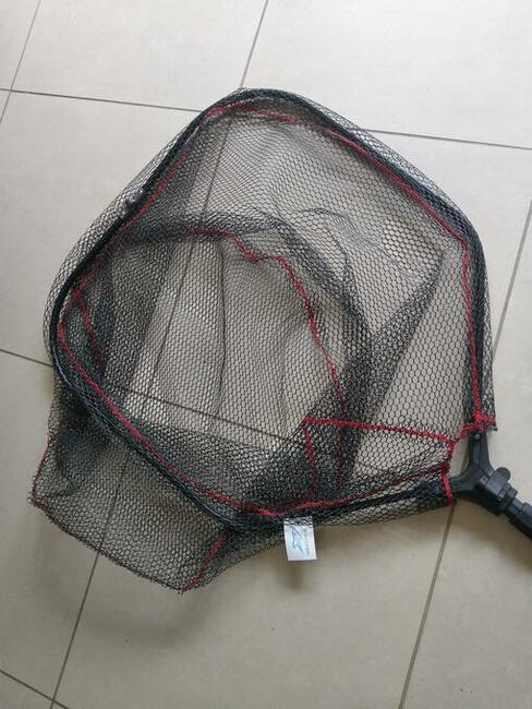 Metalowy podbierak z sztywnym koszem 230cm gumowana siatka