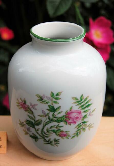 Wazon róże kwiaty porcelana Ćmielów vintage
