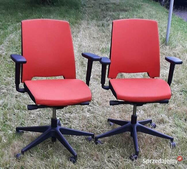 Okazyjnie sprzedam 2 Fotele Obrotowe Stan Uszanowane ,techni