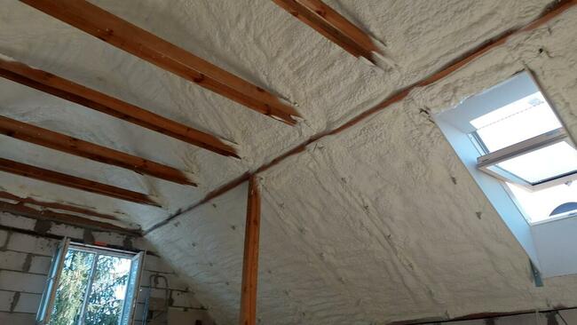 izolacje Piana PUR Wiązary Poddasze Strop Police Ocieplanie