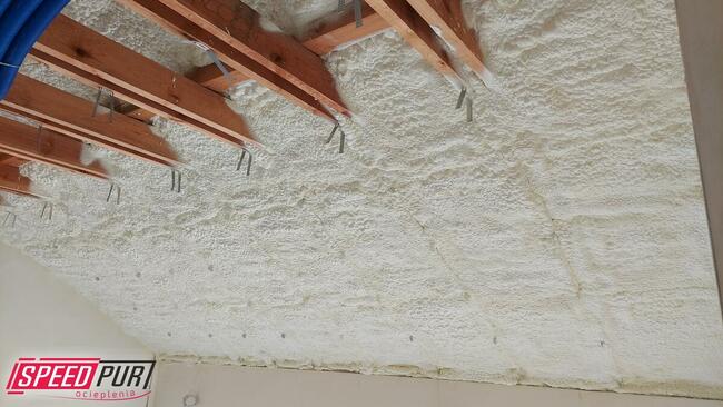 izolacje Piana PUR Wiązary Poddasze Strop Police Ocieplanie