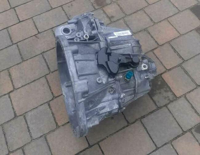 Skrzynia biegów Trafic III 2.0 dci Vivaro 2..0 20/21r. Gwar!