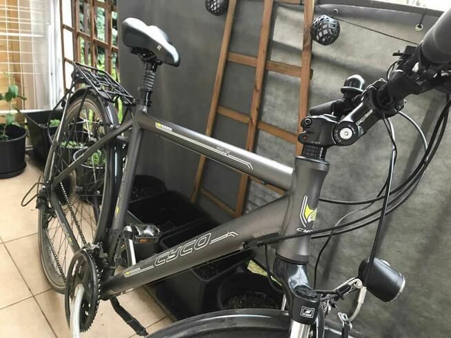 Rower Podróżny z Pełnym Wyposażeniem