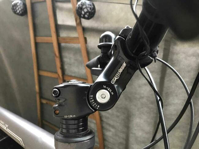 Rower Podróżny z Pełnym Wyposażeniem