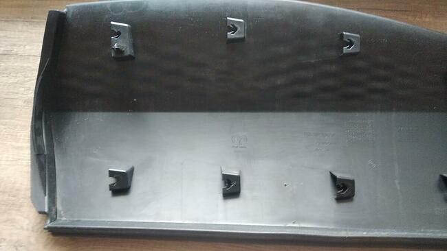 Listwa drzwi prawych tylnych Captur 828766228R