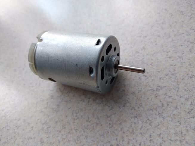Silniczek prądu stałego 18V (nowy)