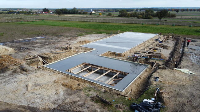 Ciepła Płyta Fundamentowa, Budowa domów szkieletowych.