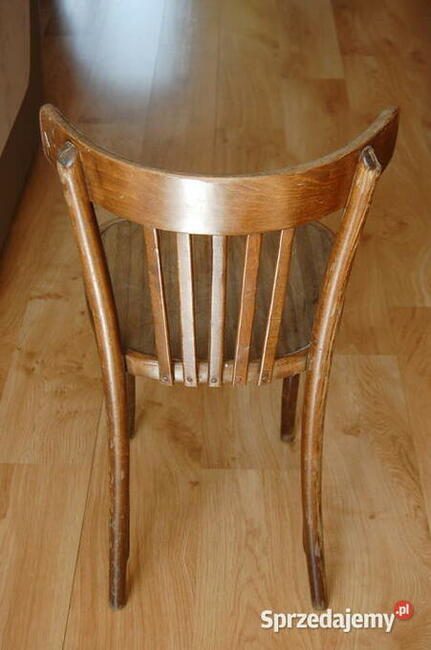 Stare drewniane krzesło z giętego drewna. PRL. Radomsko.