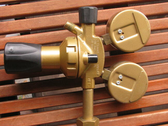 Reduktor ciśnienia butli BaseControl argon / CO₂ 200 bar z z